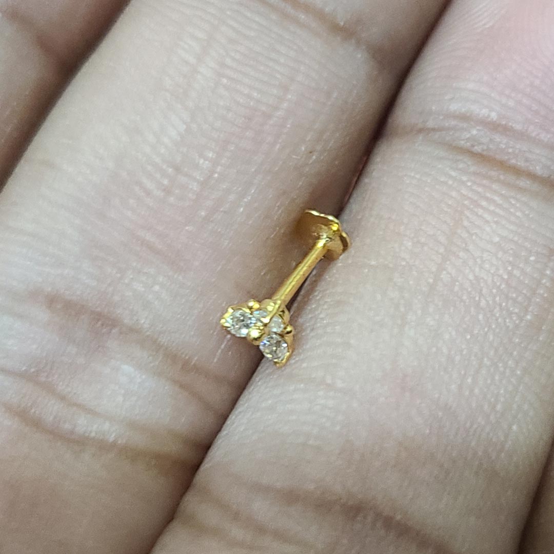 3 stone Traditional 18K gold Diamond Cut Nosepin