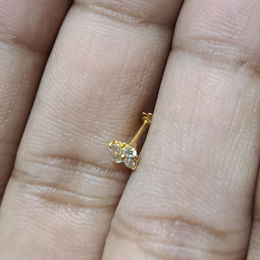 4 stone Traditional 18K gold Diamond Cut Nosepin