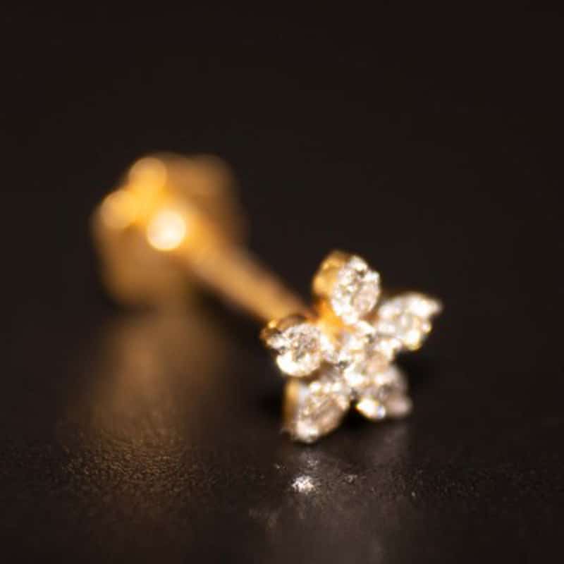 0.06 Ct 6-Stone Scatter Diamond Nose Pin - Image 3