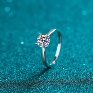 Classic Four Claw S925 Silver Plated Simulation Diamond Cut Woman Ring