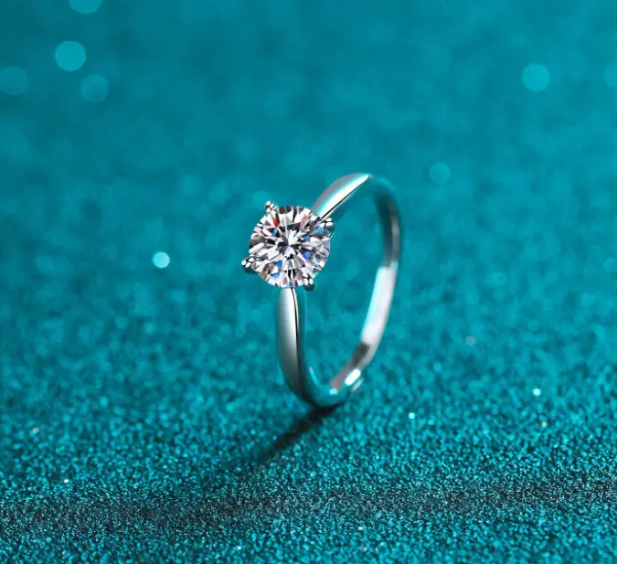 Classic Four Claw S925 Silver Plated Simulation Diamond Cut Woman Ring